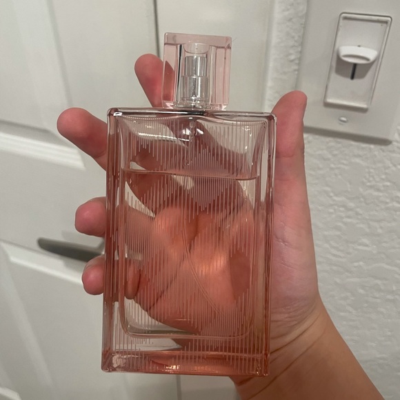 Burberry Brit Sheer Eau De Toilette Spray - Picture 3 of 3
